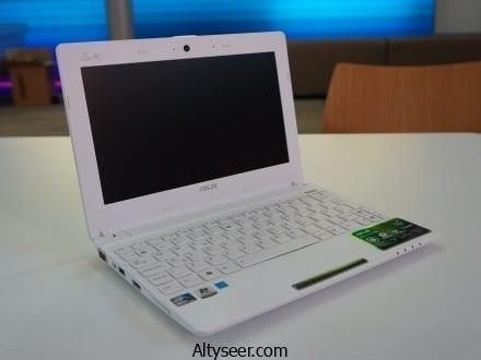 Asus Eee PC mini laptop