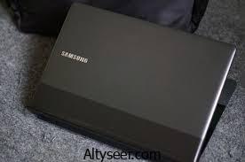 Samsung Series 3/300E 15.6-inch Notebook Intel core i3 2.4GHz 3rd gen 2GB RAM 320GB HDD