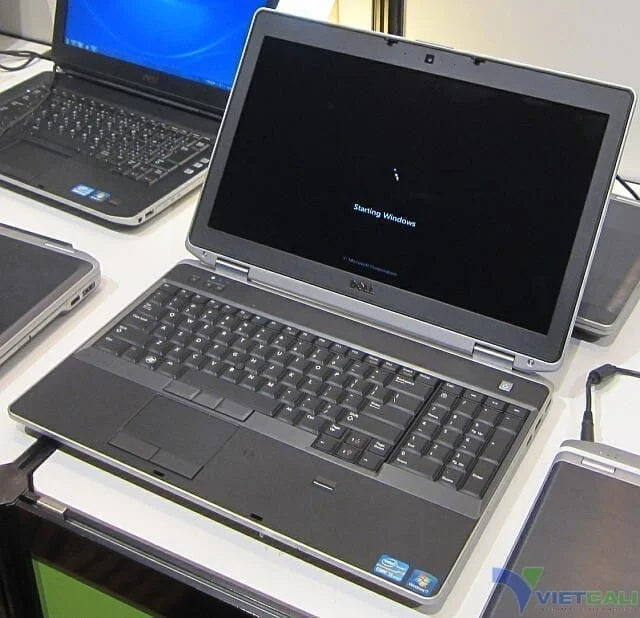 ⁦Dell latitude e6530 - CORE i7- RAM 16G - 128G SSD +HDD 500G - Nividia 1G 15.6 ملك الالعاب والجرافيك - pes2019⁩ - الصورة ⁦2⁩