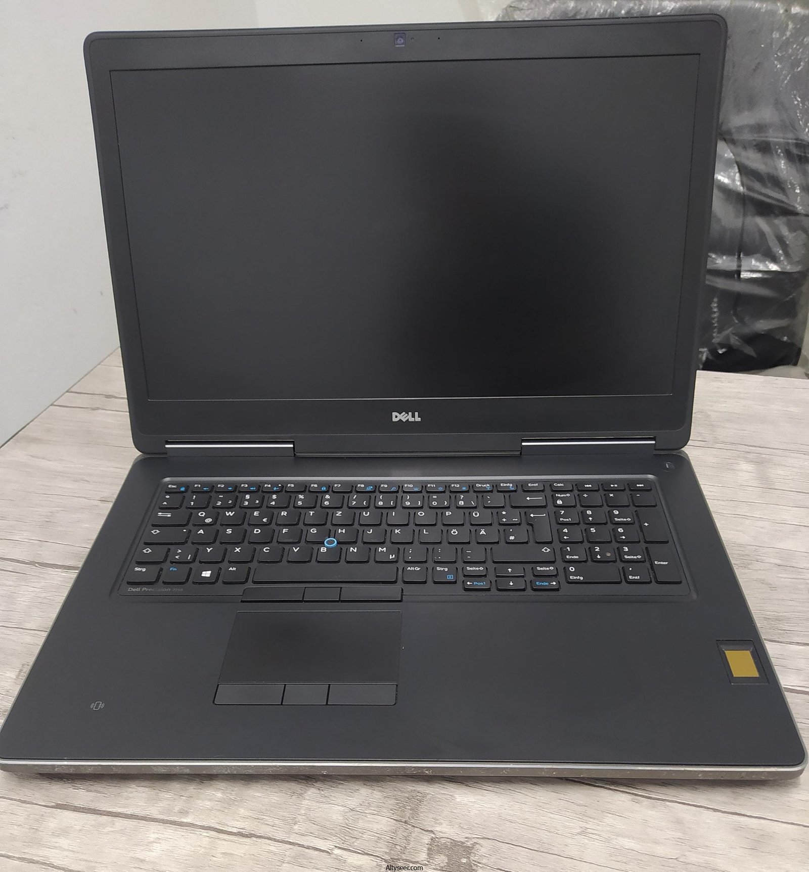 Dell Precision 7710 عملاق اجهزة الورك استيشن بكارت فيجا انفيديا 4 جيجا فعلي - وحش الالعاب ( بيس 21 - فيفا 21 ) وبرامج ادوبي (كارت فيجا وحش) - الصورة 7