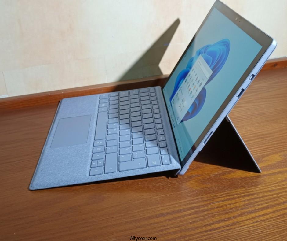 Microsoft Surface Pro 5 - Core i5 7300U - Ram 8 - SSD 256 -12.3 " Touch 2K - الصورة 5