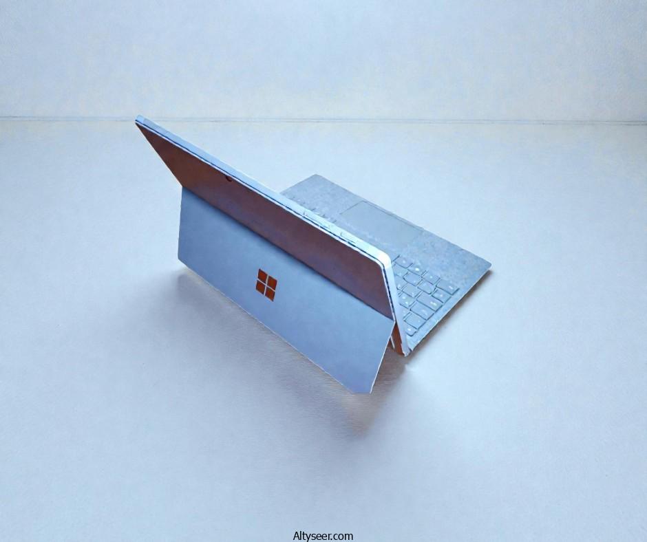 Microsoft Surface Pro 5 - Core i5 7300U - Ram 8 - SSD 256 -12.3 " Touch 2K - الصورة 2