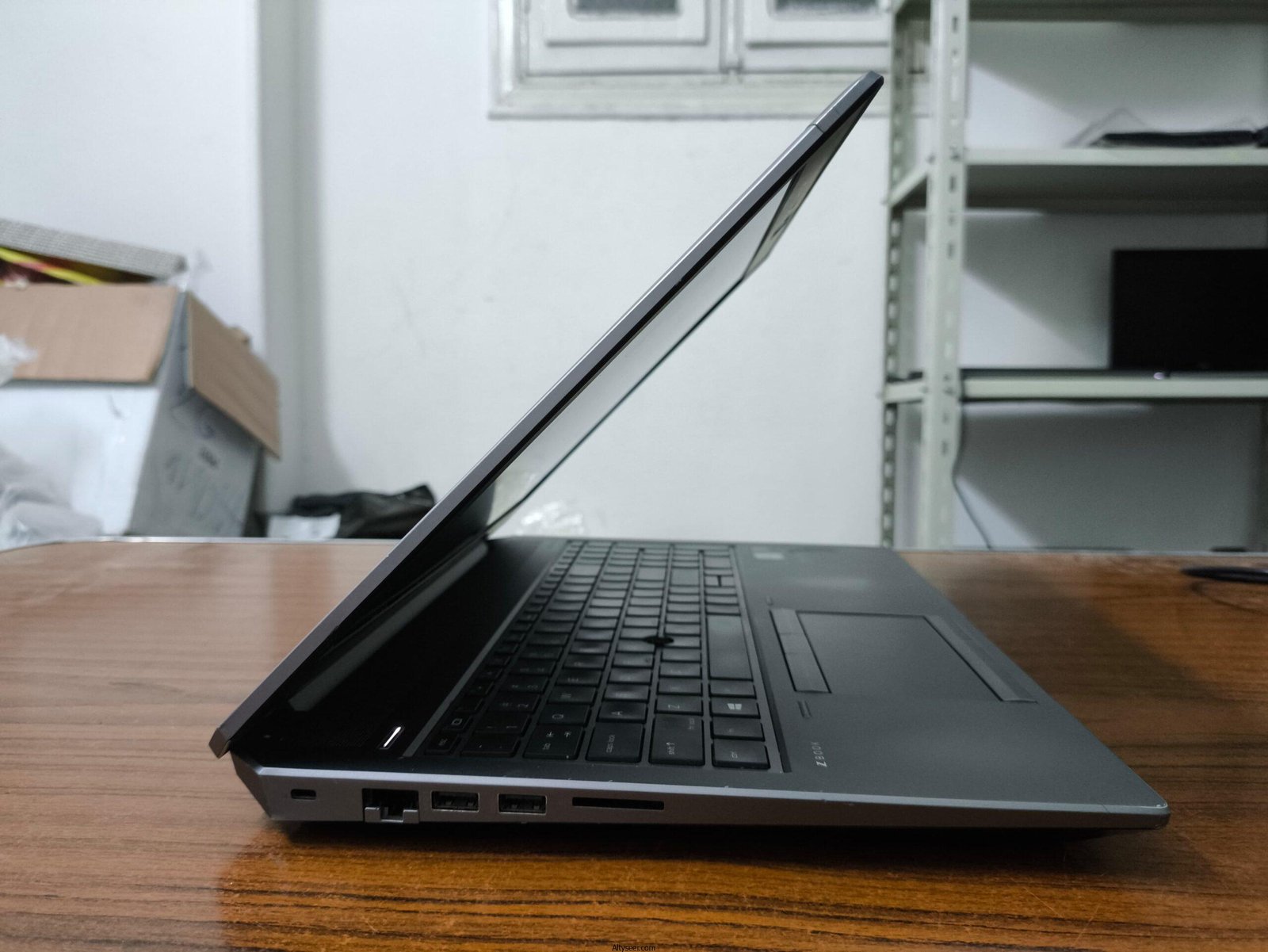 HP ZBook 15 G6 Intel Core I7-9850H 32GB Ram 512GB SSD NVIDIA Quadro T2000 4GB 15.6″Inch 4K - الصورة 9